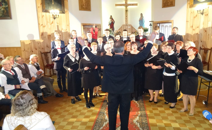 VI bažnytinių chorų šventė ,,Giesmių pynė Marijai“ Žagariuose