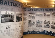 Varšuvoje atidaryta „Baltijos kelio“ 30-mečiui skirta paroda