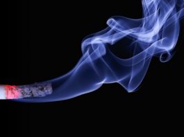 Cigarečių pardavimai „iš po prekystalio“ – dovana kontrabandininkams