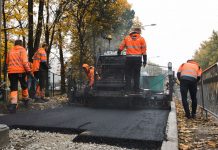 Pirmoji Baltijos šalyse kelio atkarpa, kurios sudėtyje – plastiko atliekos
