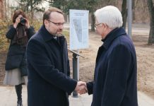 Lietuvos ir Lenkijos ministrai pagerbė abiejų tautų istorijai svarbių asmenybių atminimą