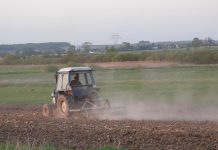 Pasienio žemdirbiams rūpesčių nemažėja