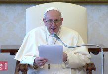 Popiežius: žiūrėkime į Nukryžiuotąjį, atsiverskime Evangeliją