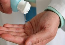 Ką daryti, jeigu šeimos nariui diagnozuotas koronavirusas?