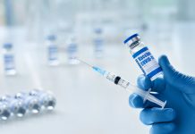 SAM skiepų gavėjų sąraše – ir prekybos darbuotojai