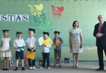 Seinų lietuvių „Žiburio“ mokykloje lankėsi konsulato Seinuose vadovas Remigijus Motuzas