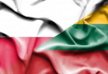 Lenkija remia Lietuvą, kartu sieks griežto atsako Lukašenkos režimui
