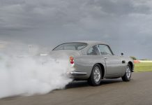 „Aston Martin“ šlovės valanda naujausioje Bondiados dalyje