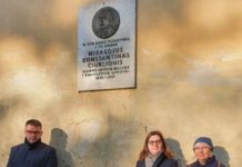 Visų šventųjų dienos ir Vėlinių proga diplomatai lankė Lenkijoje palaidotų iškilių lietuvių kapus