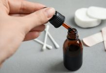 Organizmui trūksta jodo: pavojų sveikatai išduoda ne tik šąlančios kojos
