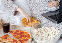 Ar tikrai tai alkis? Patarimai, kaip Velykų nepaversti emocinio valgymo švente