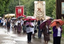 Devintinės Punske. Nutraukta procesija