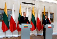 LR prezidentas lankėsi Lenkijoje