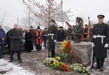 Rūta Averkienė. Merkinėje atidengta Adolfo Ramanausko-Vanago skulptūra