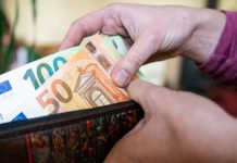 Darbdaviai ateityje gali vis labiau vertinti vyresniųjų patirtį