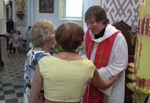 Punskiečiai atsisveikino parapijos kunigus