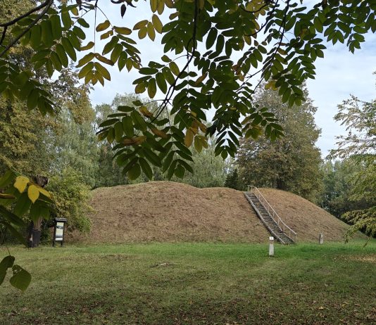 Iš neprivalomų kelionių po Lietuvą (3 dalis). Bambininkų piliakalnis