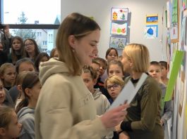 Kalėdinio atviruko parodos atidarymas