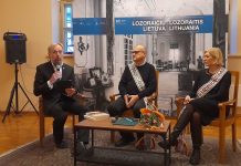 Lozoraičių premija punskiečiui dr. Jonui Malinauskui ir jo žmonai prof. Giedrei Jankevičiūtei