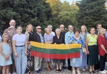 Suvalkiečiai giedojo Lietuvos himną