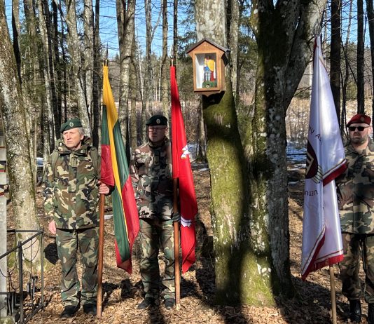 Pagerbti Kalesninkų miške 1949 m. kovo 7-ąją žuvę partizanai