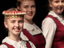 Punsko Kovo 11-osios licėjaus moksleivių koncertas Anykščiuose