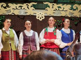 Trisdešimt metų kaip viena daina