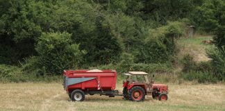 Agrobond: Čia galite įsigyti priekabą traktoriams