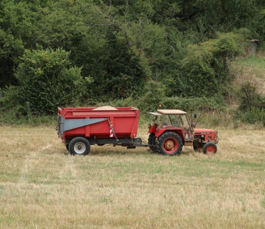 Agrobond: Čia galite įsigyti priekabą traktoriams