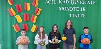Vidugirių mokiniai pasitiko rudenėlį