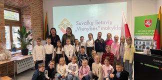 Pirmokų priesaika Suvalkų lietuvių „Vienybės“ mokykloje