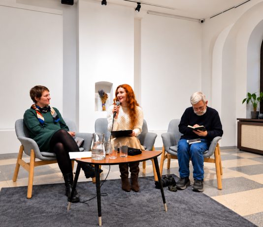 Vilniuje pristatyta Indrės Larssen poezijos knyga „Indo degimas“